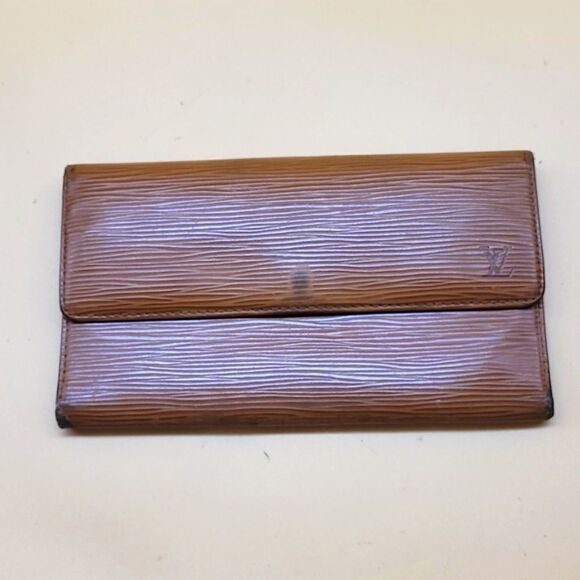 Authentic Louis Vuitton Epi Wallet